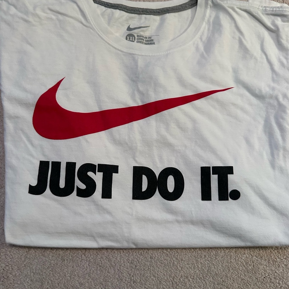 Nike White and Gray Regular Fit T-Shirt